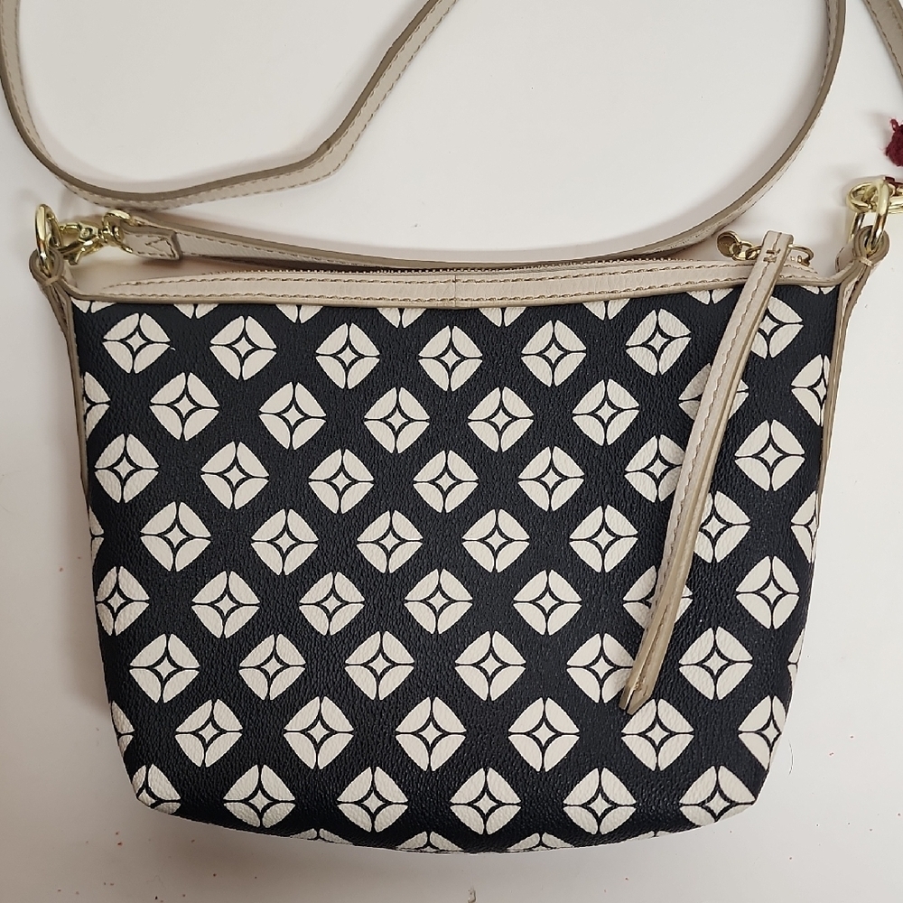 Fossil Long Live vintage Crossbody black white patterned minimalist bag. Simple.